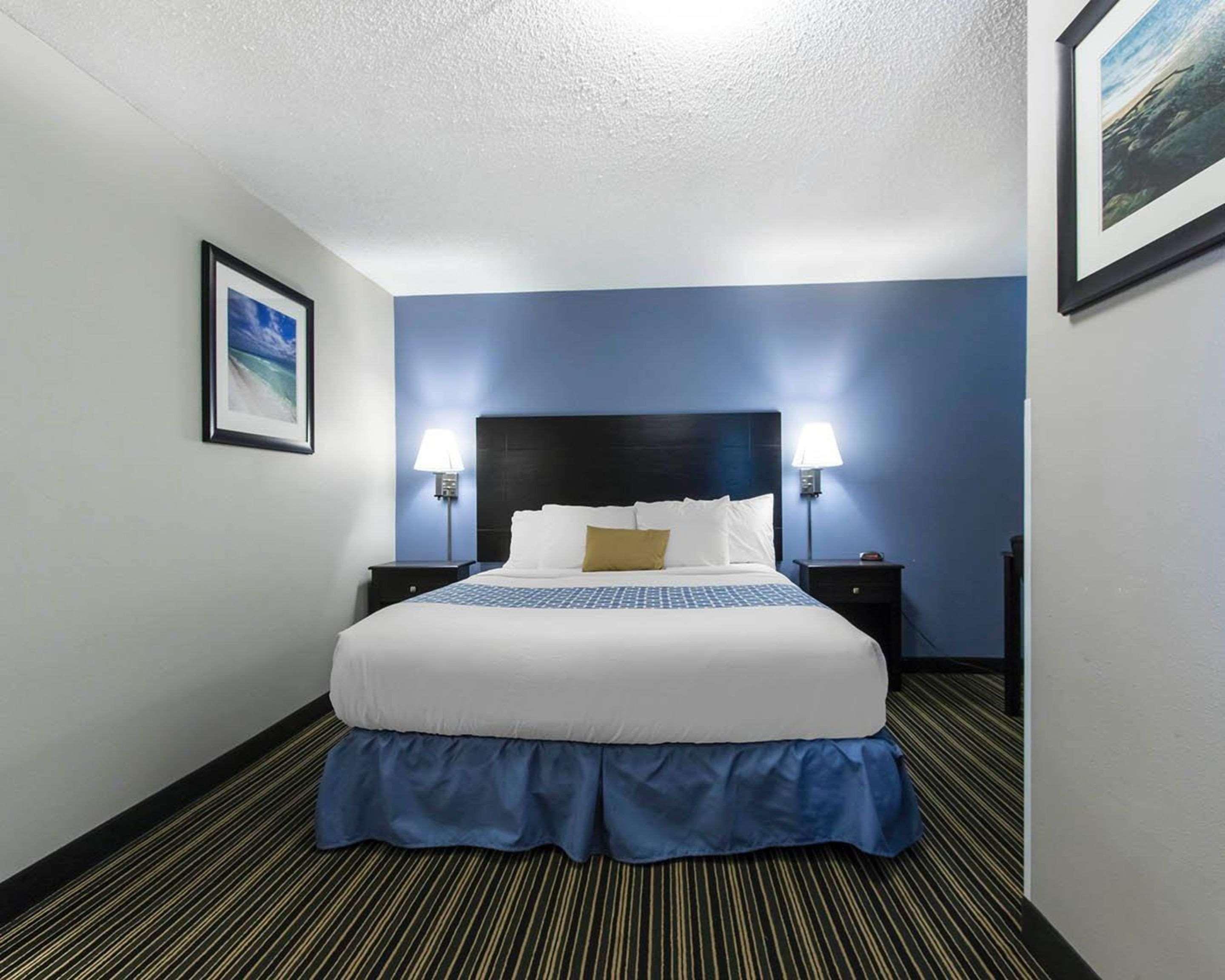 Suburban Extended Stay Hotel Naval Base Area Warrington Exterior photo