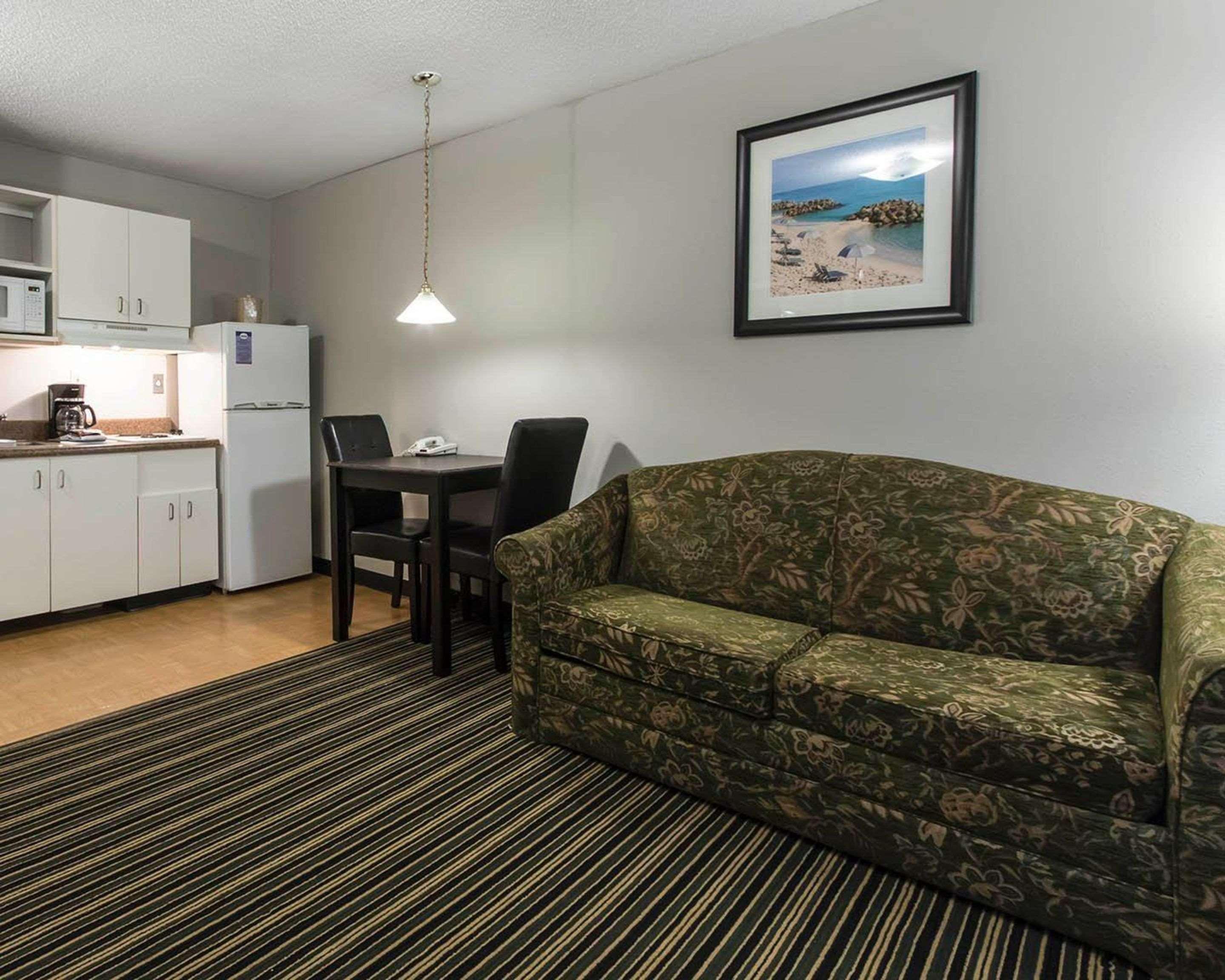 Suburban Extended Stay Hotel Naval Base Area Warrington Exterior photo